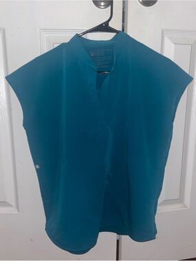 Figs Pacific Blue Rafeala Scrub Top